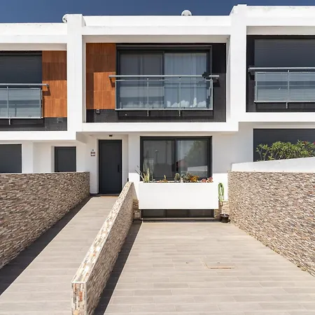 Spacious House In Olhao * Quelfes